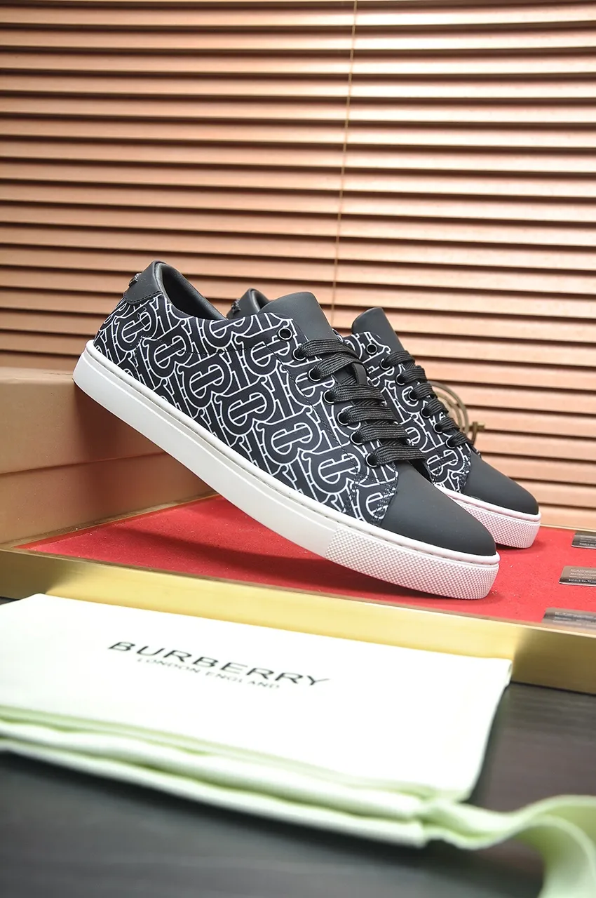 Men's shoes💰480💶[Burberry] (cowhide lining) classic low-top sneakers｜Imported cowhide with classic plaid fabric｜Cow leather lining｜Original outsole｜Fine workmanship and comfortable to wear Size: 38-44 (customized at 45)
